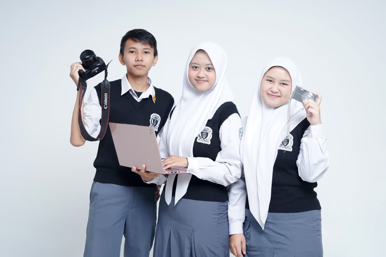 Farrel Ibnu Khiar, Rachma Nuraini, Raisya Shafa Rafidah
